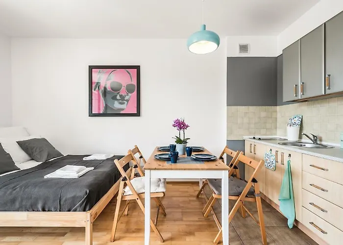 Sea Flats Studio - Beach & Private Parking